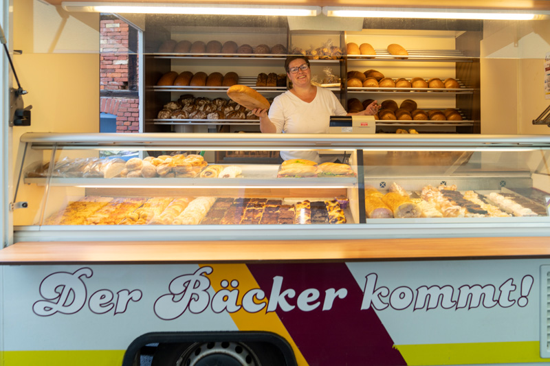 Verkaufswagen der Bäckerei Fütterer im Einsatz